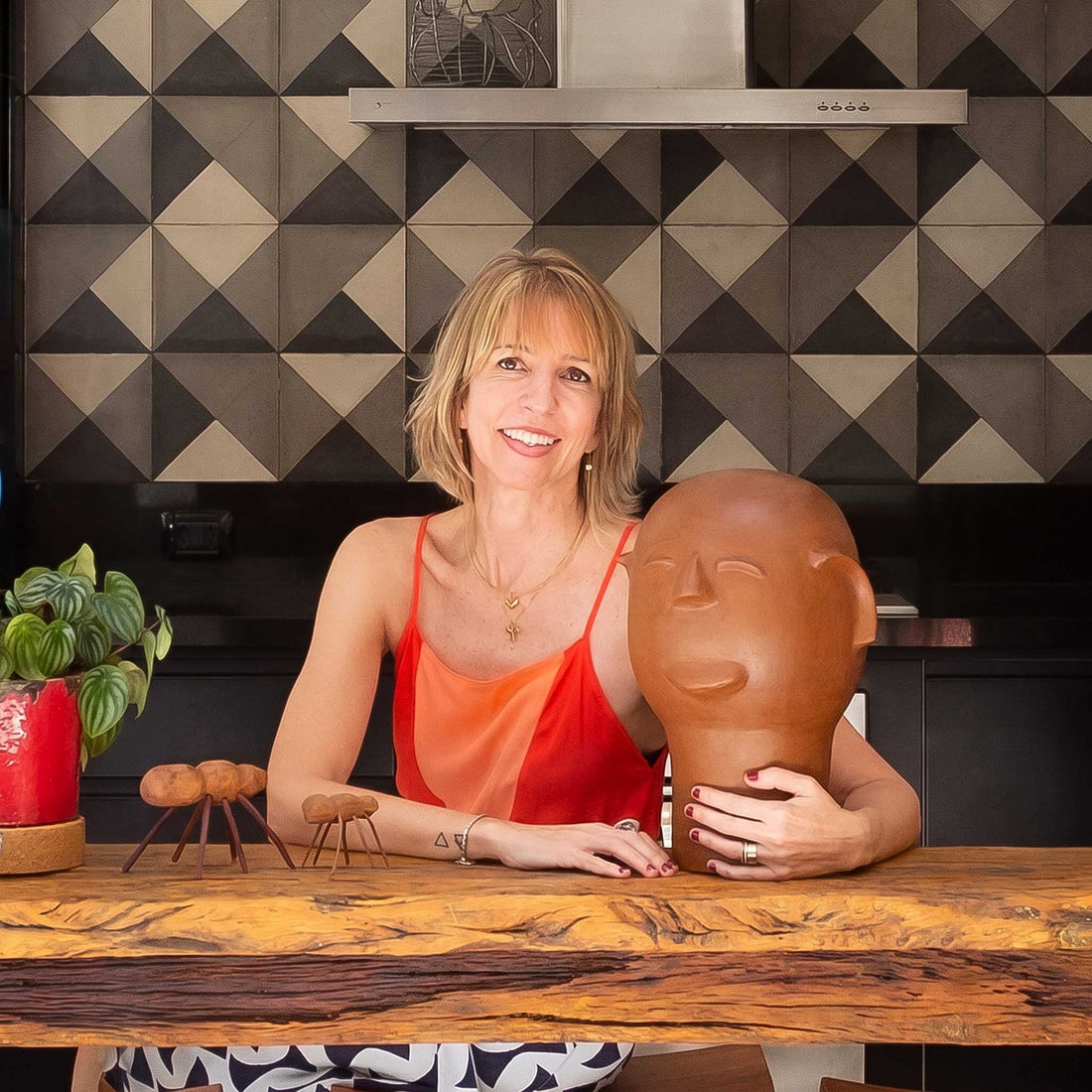 Elaine Faustino