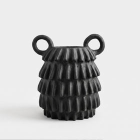 Vaso Duna com Alça (Preto) - Auriel Nazaré