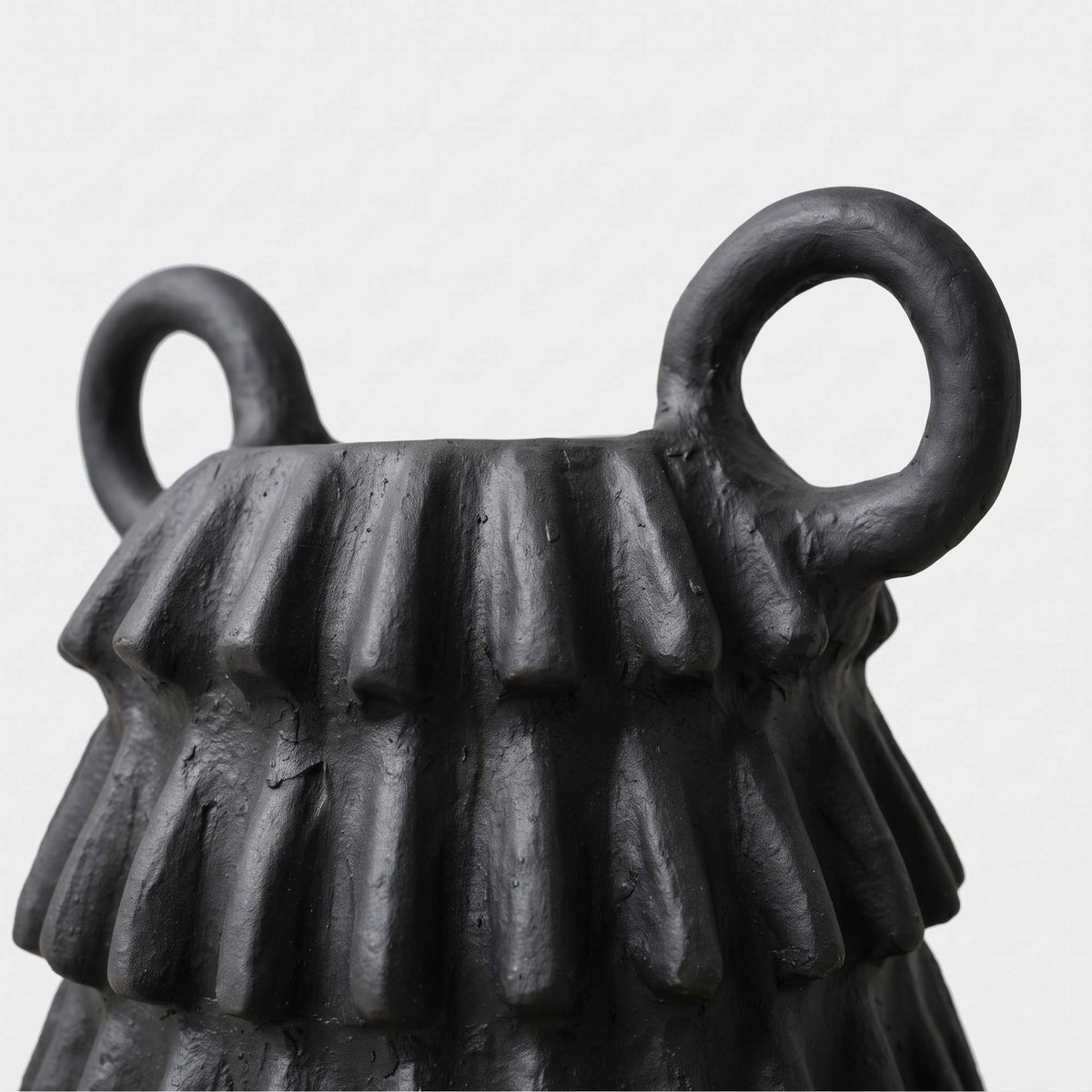 Vaso Duna com Alça (Preto) - Auriel Nazaré